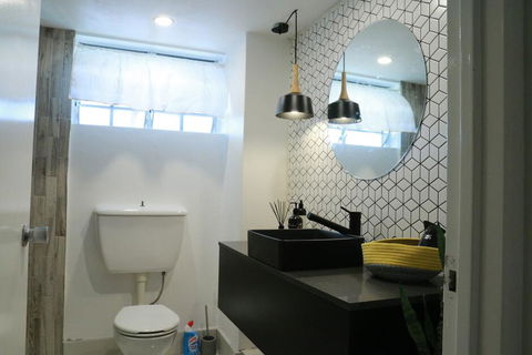 2 Bedroom Close To CBD - Southport Accommodation 2