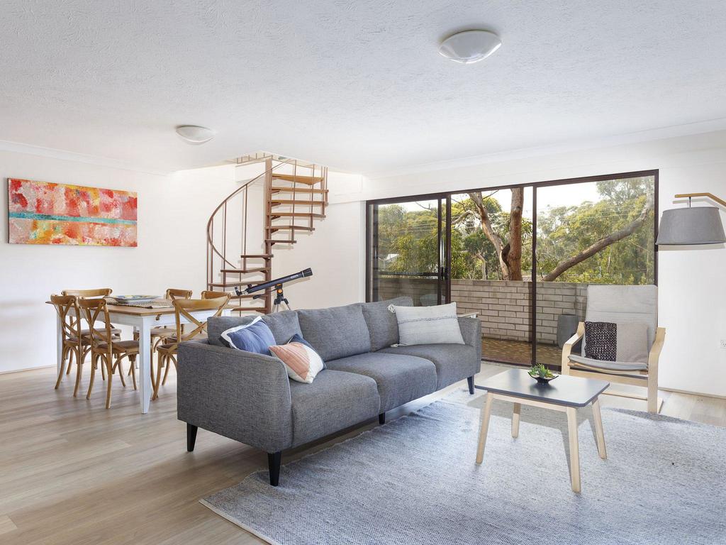 Hawks Nest NSW Accommodation Southport