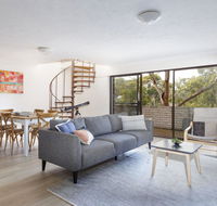 20 Booneroo - Walk To The Beach - Southport Accommodation