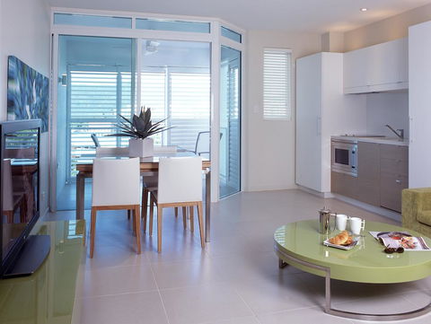 201 Lake Street - Accommodation Southport 3