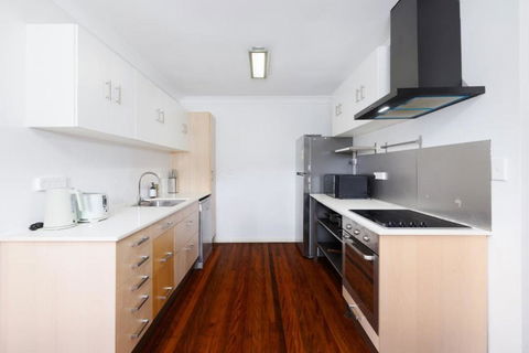 Best Value 4Beds Home Near Shops, Cafes And Forest - Southport Accommodation 4