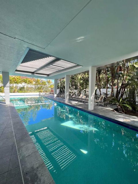 Bliss By The Ocean Beautiful Views, Walk To Beach! - Southport Accommodation 1