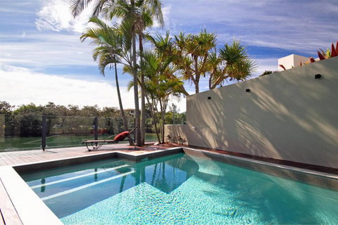 Canalfront Retreat, Private Jetty & Pool - Southport Accommodation 0