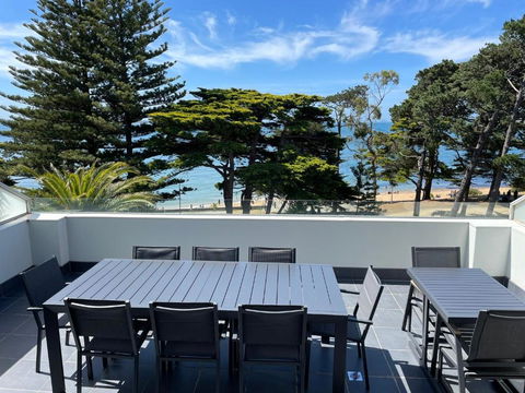 C-Scape Penthouse - Cowes Beach Front - Southport Accommodation 4