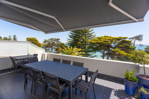 C-Scape Penthouse - Cowes Beach Front - Southport Accommodation 2