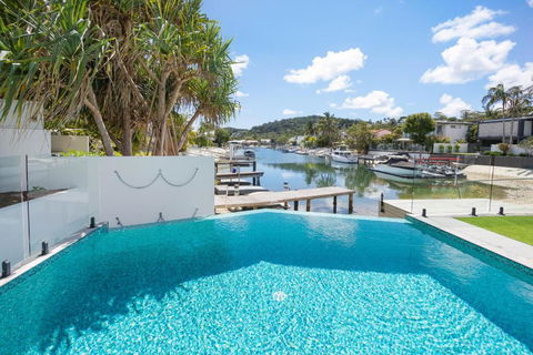 Callula , River Paradise With Private Pool - Southport Accommodation 0