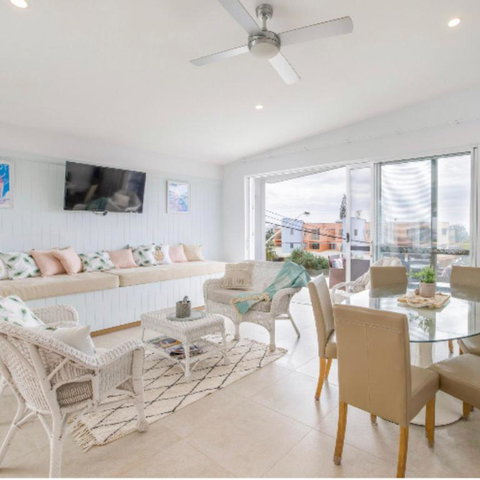 Caba Break Holiday Apartments - Southport Accommodation 2