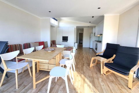 Cabin 44 - Lake Conjola - Southport Accommodation 1