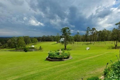 Cabins At Lovedale Wedding Chapel - Southport Accommodation 3