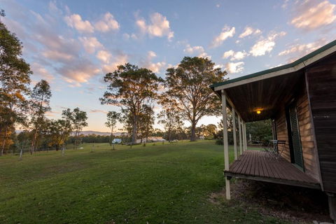 Cabins At Lovedale Wedding Chapel - Southport Accommodation 4