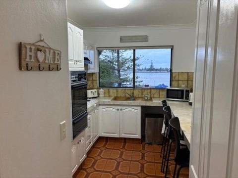 Caesars Palace 5 - Southport Accommodation 1