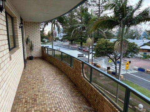 Caesars Palace 5 - Southport Accommodation 0