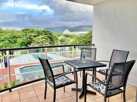 Cairns Esplanade Apartment - Southport Accommodation 2