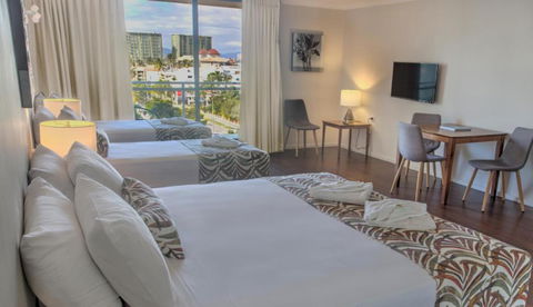 Cairns Plaza Hotel - Southport Accommodation 4