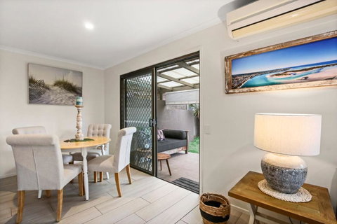 Caldwell St 5 Unit 2 Golden Beach - Southport Accommodation 2
