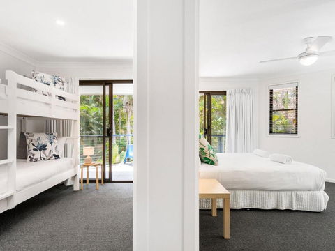 Calinda Sol 10 - Southport Accommodation 1