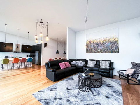 Camberwell Holiday Home With Pool - Southport Accommodation 1