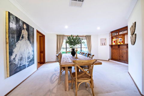 Cameron Glen - Rural Entertainer, Tennis Court - Southport Accommodation 2