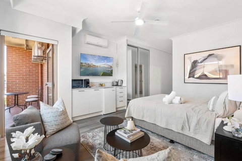 Camperdown Cozy Corner 4 - Southport Accommodation 0