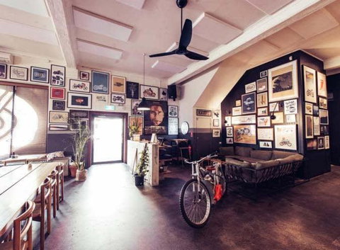 Camperdown Cozy Corner 4 - Southport Accommodation 3