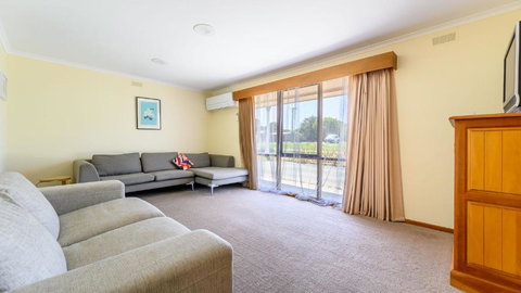 Cape Escape - Southport Accommodation 3