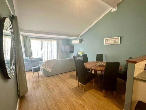 Cape View Beach Resort - Endless Summer - Southport Accommodation 2