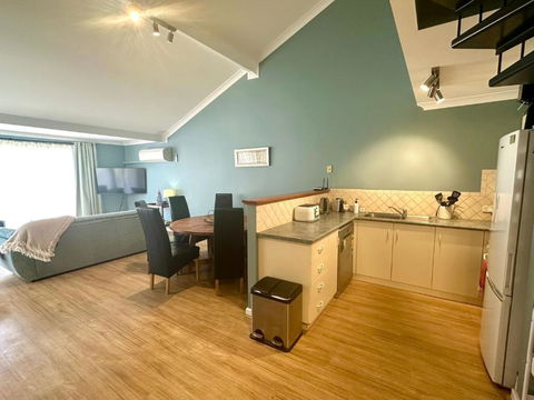 Cape View Beach Resort - Endless Summer - Southport Accommodation 3