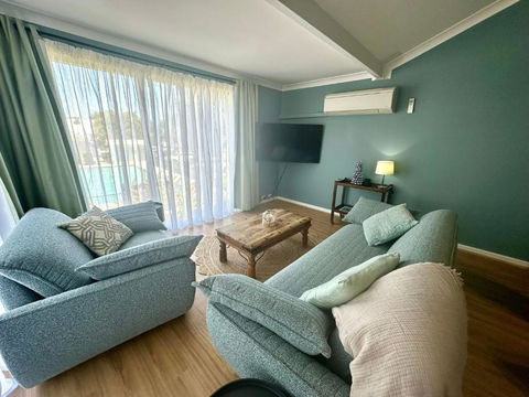 Cape View Beach Resort - Endless Summer - Southport Accommodation 1