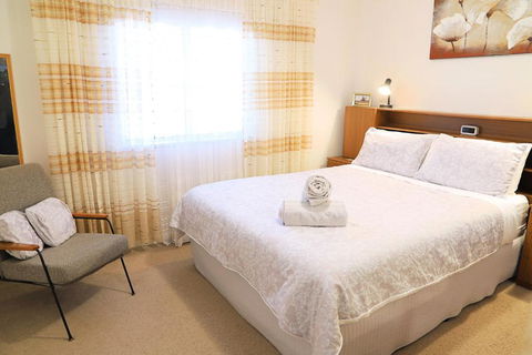 Capon Cottage - Southport Accommodation 2