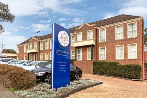 Canterbury International Hotel - Southport Accommodation 0