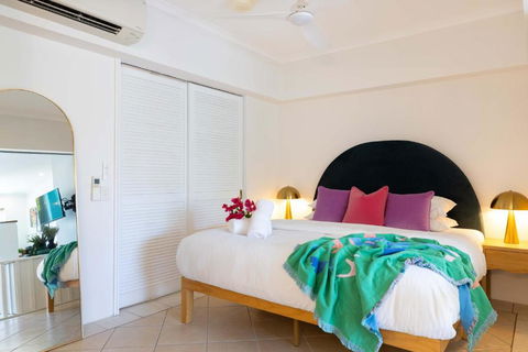 CASA PAPAYA Adults Only Apartment - Southport Accommodation 3