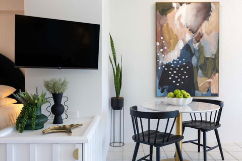 CASA PAPAYA Adults Only Apartment - Southport Accommodation 2