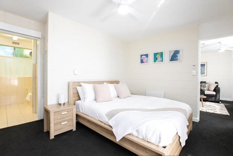 CBD Apartment By The Park: WiFi & Parking - Southport Accommodation 4