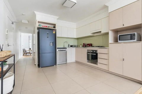 CBD Stylish 1bed1bath Modern Apartment W Parking - Southport Accommodation 3