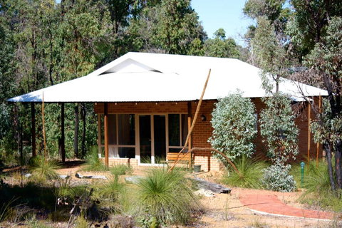 Chalets On Stoneville - Southport Accommodation 0