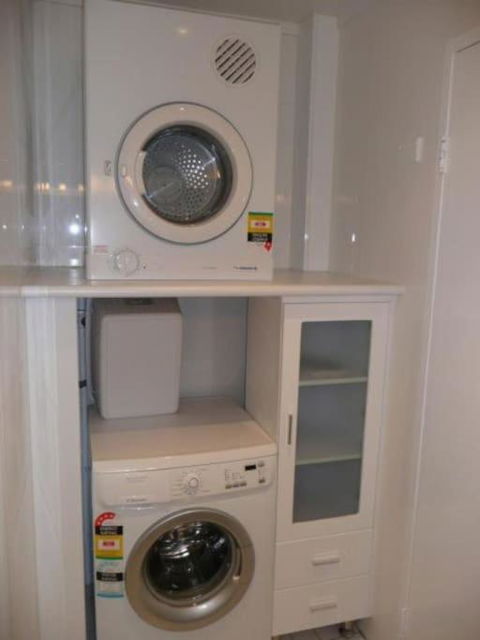 CLIVE-Heart Of Sydney, Modern, Rooftop Pool Access - Southport Accommodation 1