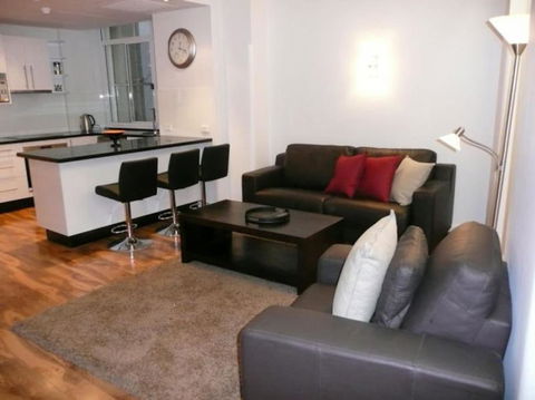 CLIVE-Heart Of Sydney, Modern, Rooftop Pool Access - Southport Accommodation 3