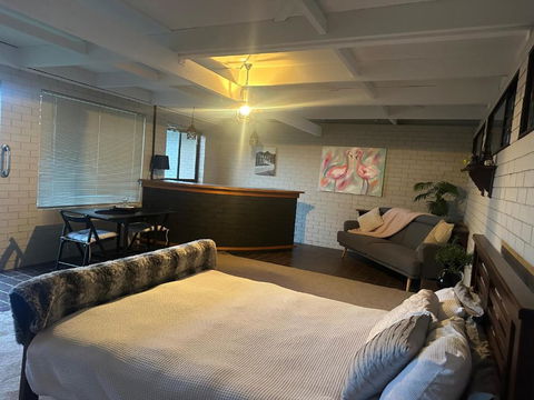 Close To The City - Southport Accommodation 3