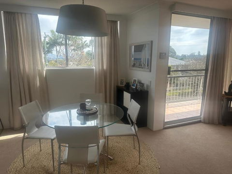 Close To The City - Southport Accommodation 4
