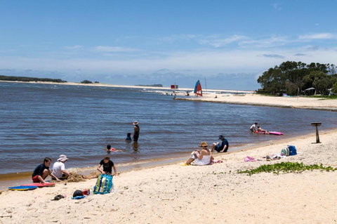 COASTAL ESCAPE@ The Cosmopolitan Unit 20806 - Southport Accommodation 2