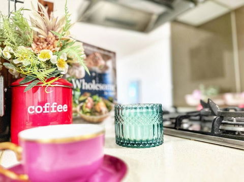 CR1606-2 BATH 2 BR Stylish Apt Close To Crown With Parking - Southport Accommodation 4