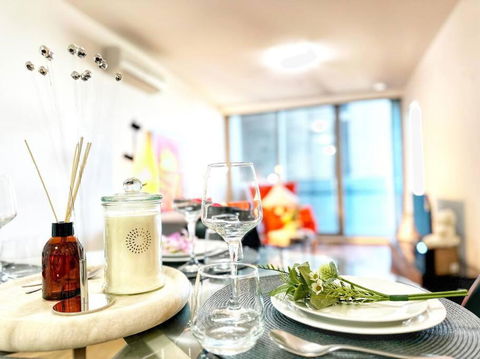 CR1606-2 BATH 2 BR Stylish Apt Close To Crown With Parking - Southport Accommodation 3