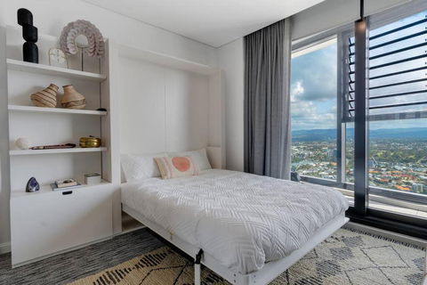 D-Ocean Retreat Modern 3-Bedroom Apartment - Southport Accommodation 4