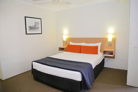 Darcy Arms Hotel Motel - Southport Accommodation 1