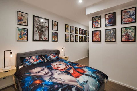 DC Vs Marvel Theme Ft Arcade Machine Pool Gym Sauna BBQ - Southport Accommodation 3