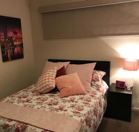 5 Star Room with own Bathroom - Singles Couples Families or Executives - Southport Accommodation