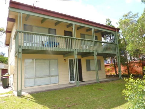 6 Normandy St - Charm At The Inlet - Southport Accommodation 0