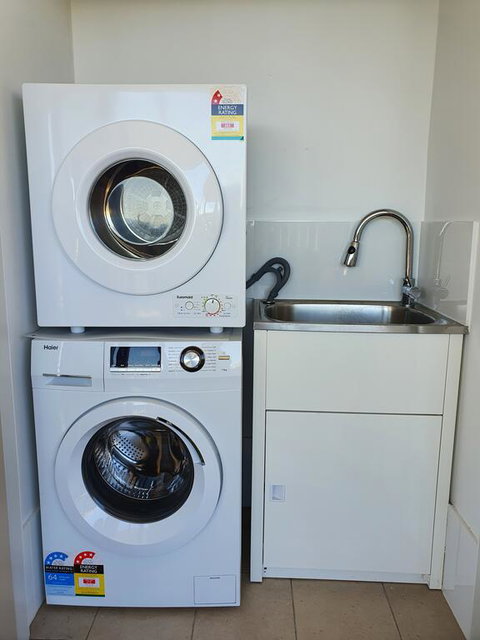 A Beach Getaway - Southport Accommodation 3