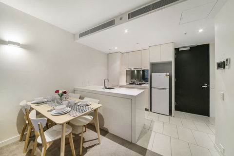 A Central & Cozy 2BR Apt Near Federation Square - Southport Accommodation 2