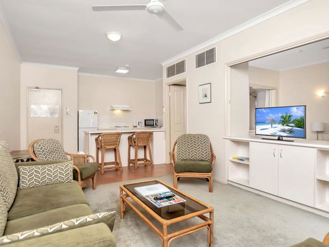 A Taste Of The Tropics - Accommodation Southport 1